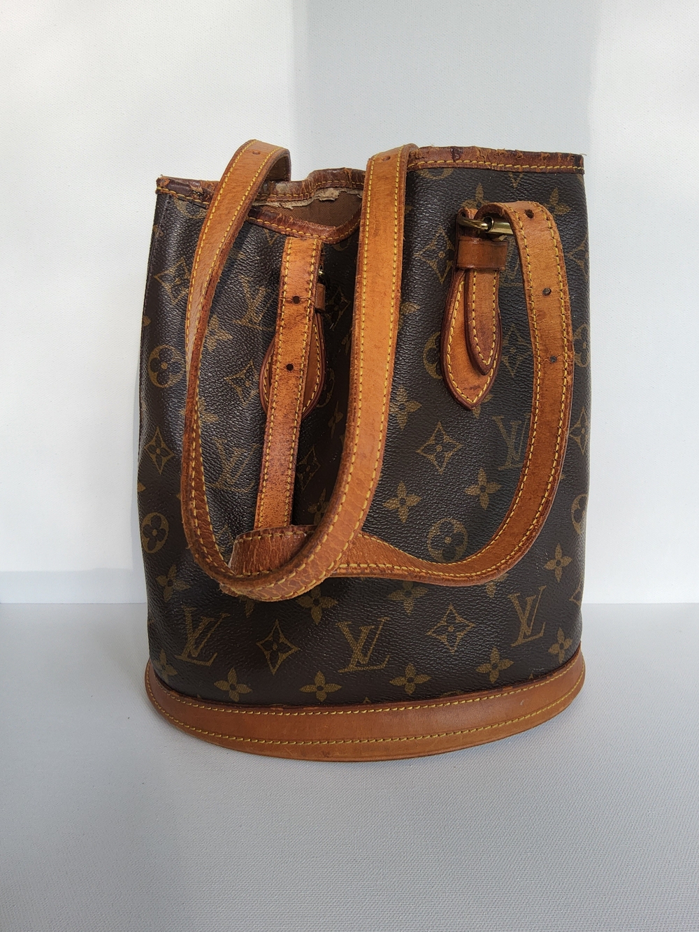 Vintage Louis Vuitton Monogram Canvas Petite Bucket Shoulder